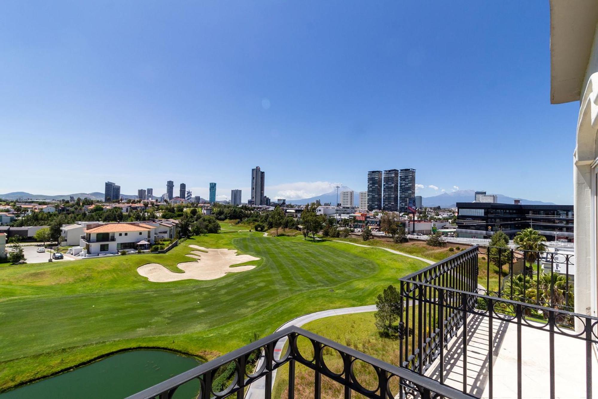 Hotel Camino Real Puebla Angelopolis Extérieur photo View of the 18th hole at Torrey Pines Golf Course