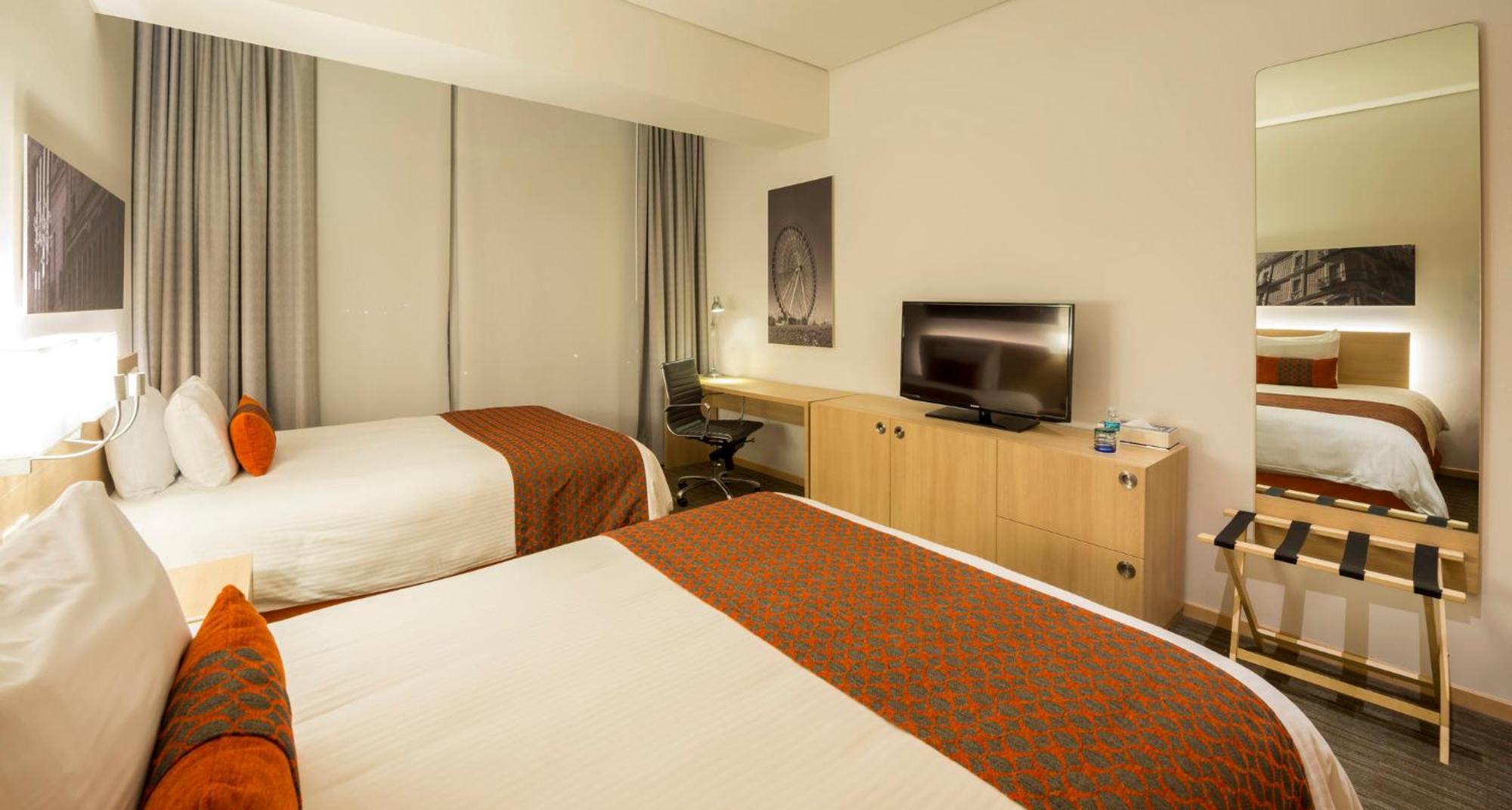 Hotel Camino Real Puebla Angelopolis Extérieur photo A room at the hotel